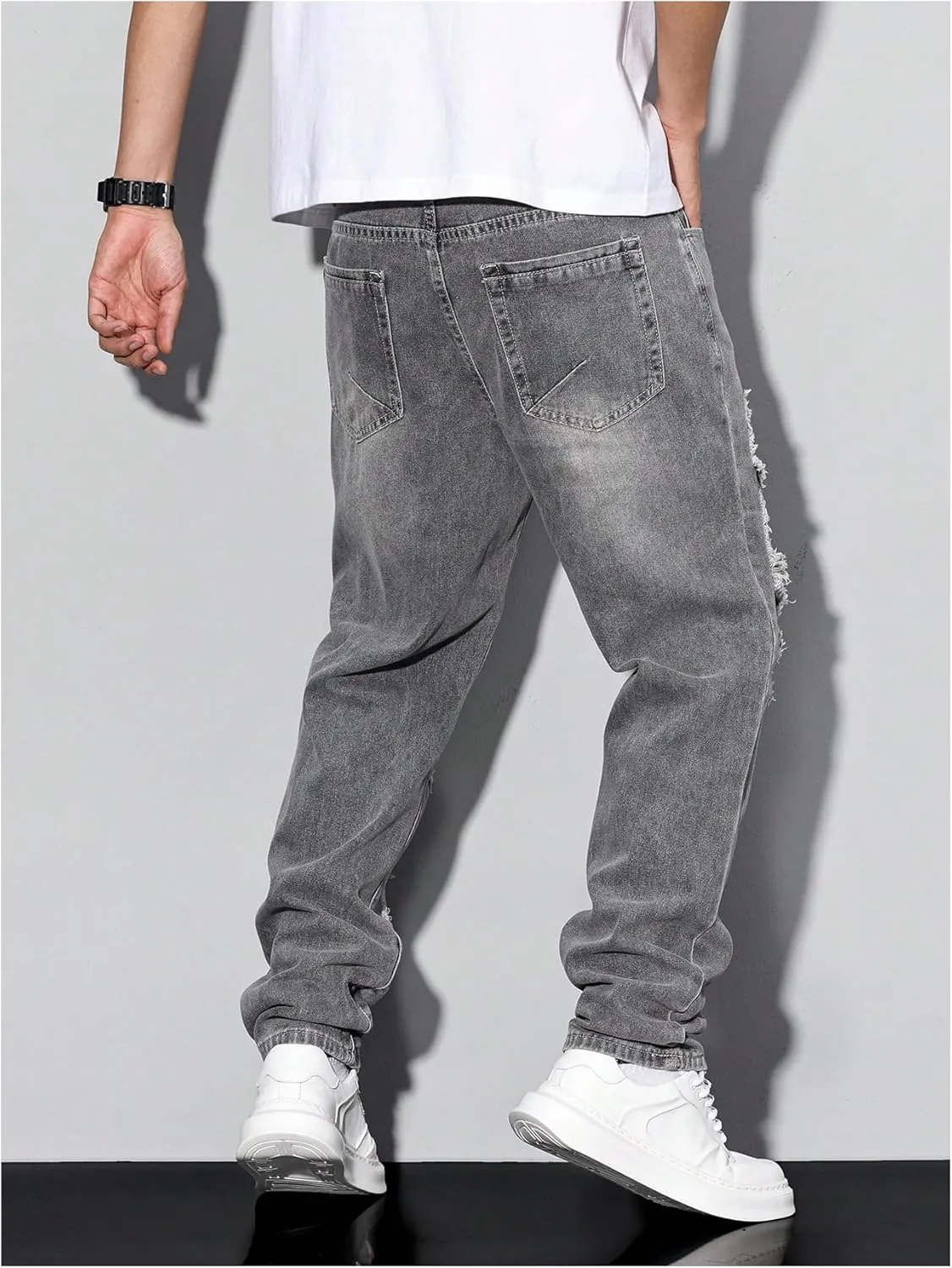 Verdusa Men's Vintage Distressed Ripped Jeans Straight Leg Denim Pants with Pockets