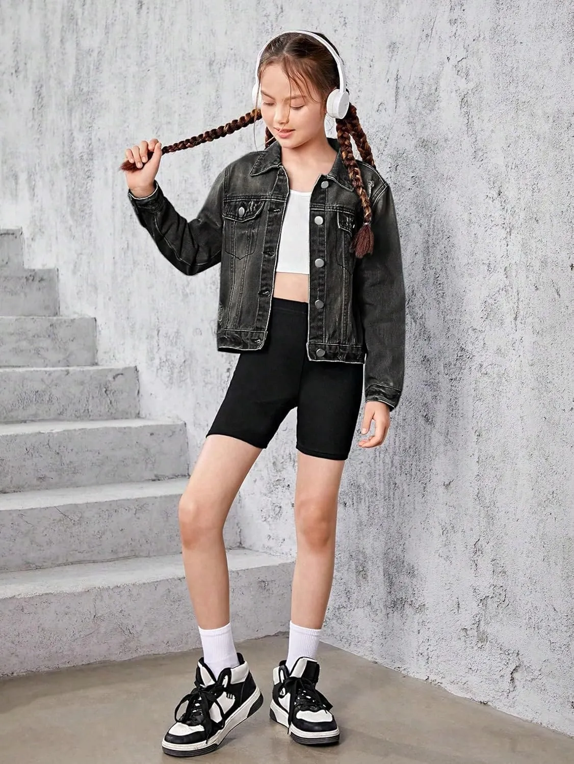 WDIRARA Girl's Ripped Flap Pocket Button Front Long Sleeve Collared Denim Jacket