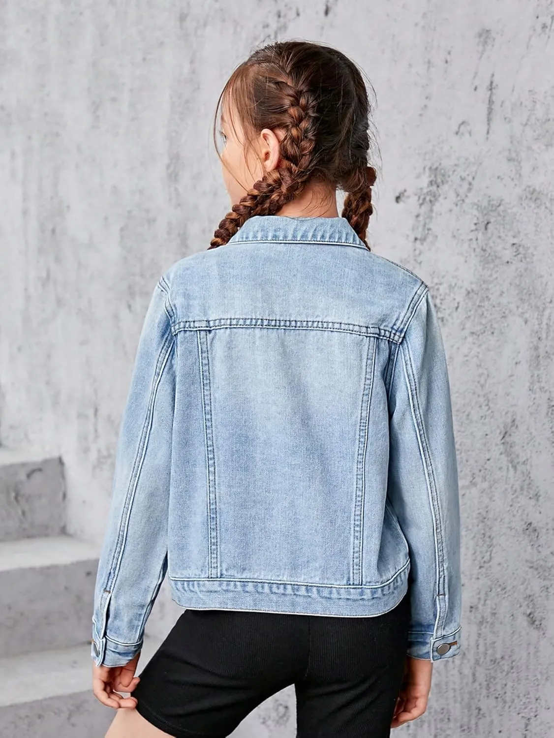 WDIRARA Girl's Ripped Flap Pocket Button Front Long Sleeve Collared Denim Jacket